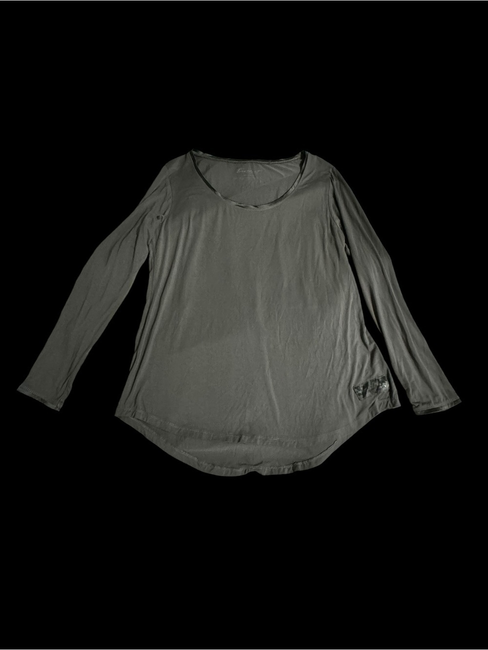 Everyday Scoop Neck Long Sleeve Tee in Charcoal